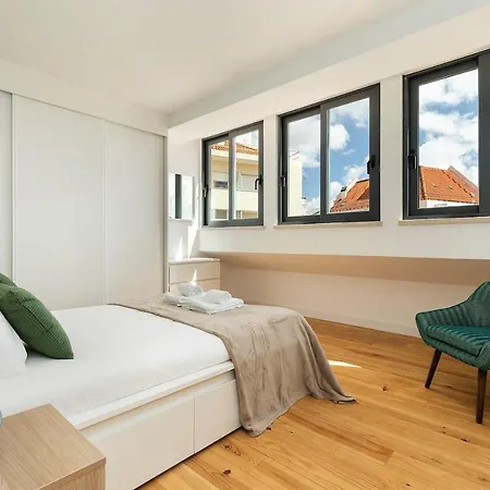 Modern W/ River And Monument View *