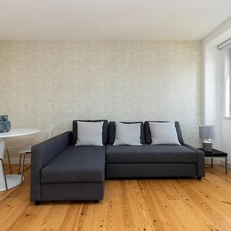 Modern W/ River And Monument View Apartment *